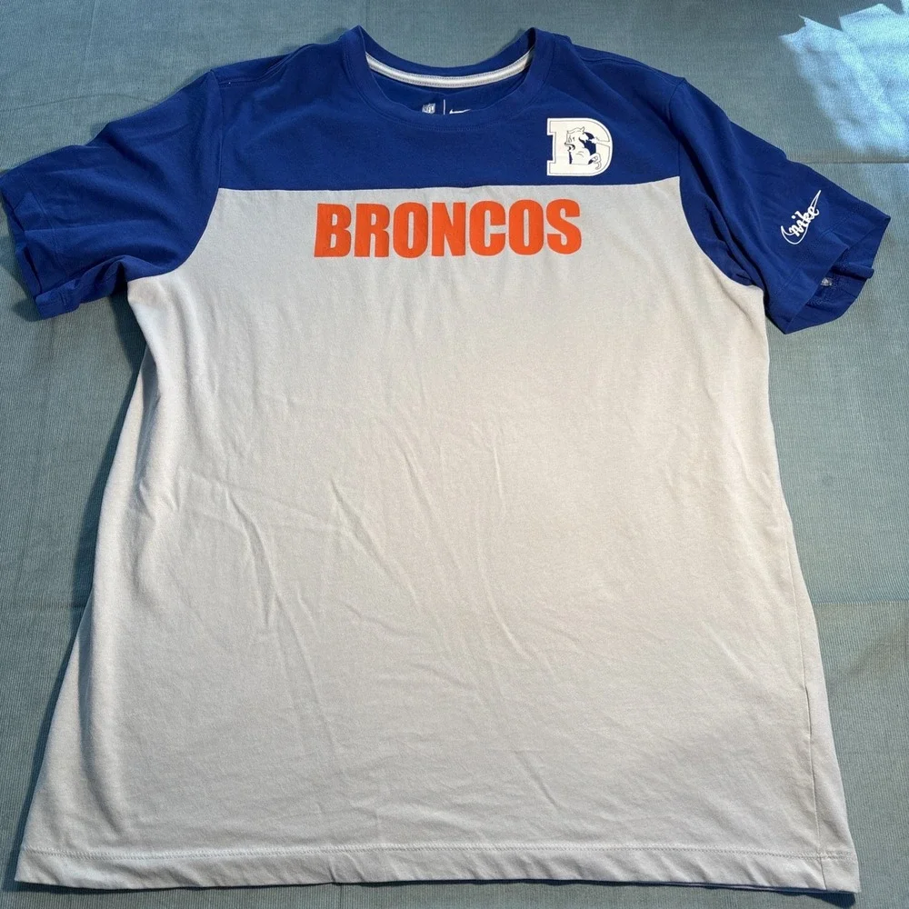 Nike NFL Denver Broncos Mens Large Blue Grey Colorblock T-Shirt Logo Tee